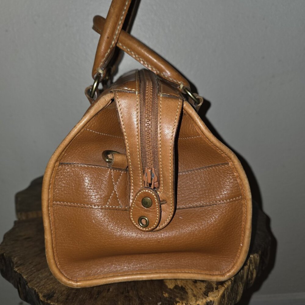 Vintage Dooney & Bourke Gladstone Satchel British Tan All Weather Leather AUTH - Picture 16 of 16